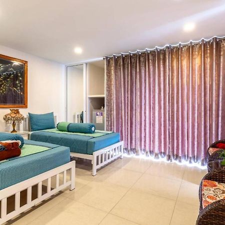 Parvena Hotel Sathorn Банкок Екстериор снимка