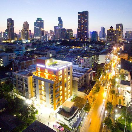 Parvena Hotel Sathorn Банкок Екстериор снимка