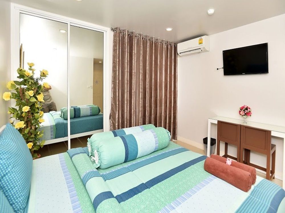 Parvena Hotel Sathorn Банкок Екстериор снимка
