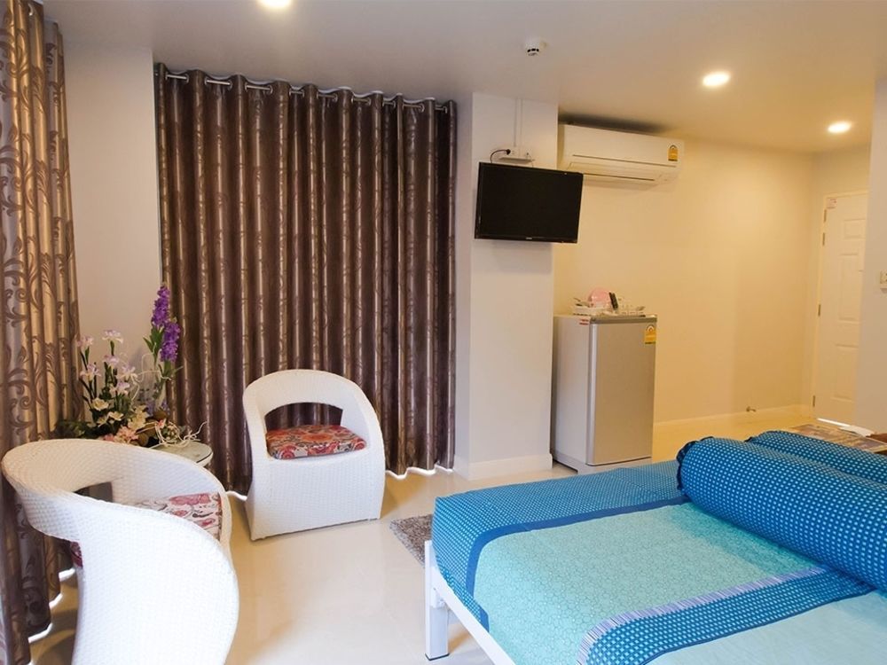 Parvena Hotel Sathorn Банкок Екстериор снимка