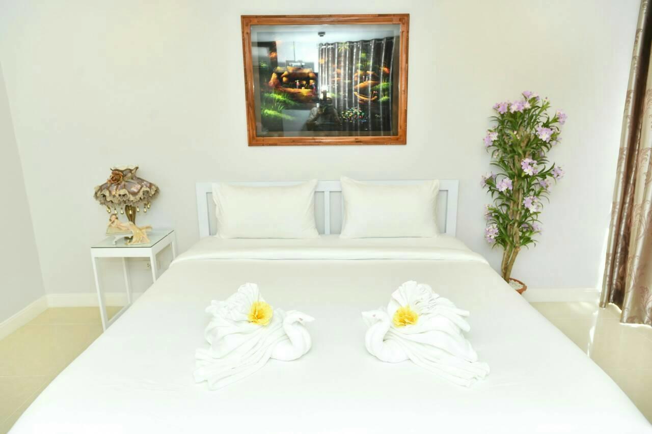 Parvena Hotel Sathorn Банкок Екстериор снимка