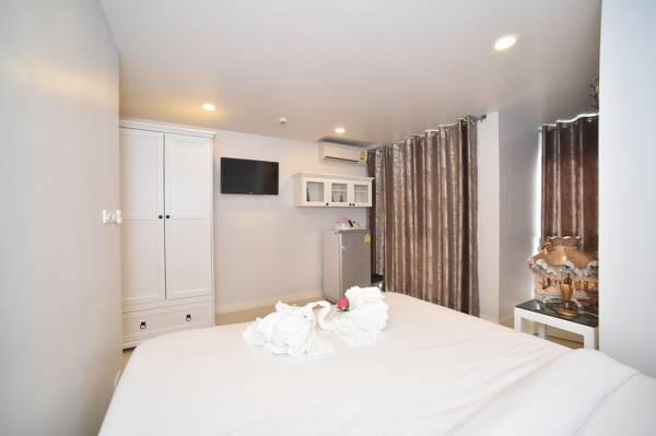 Parvena Hotel Sathorn Банкок Екстериор снимка