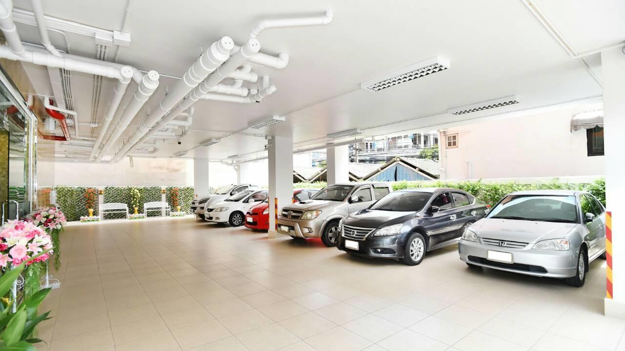 Parvena Hotel Sathorn Банкок Екстериор снимка