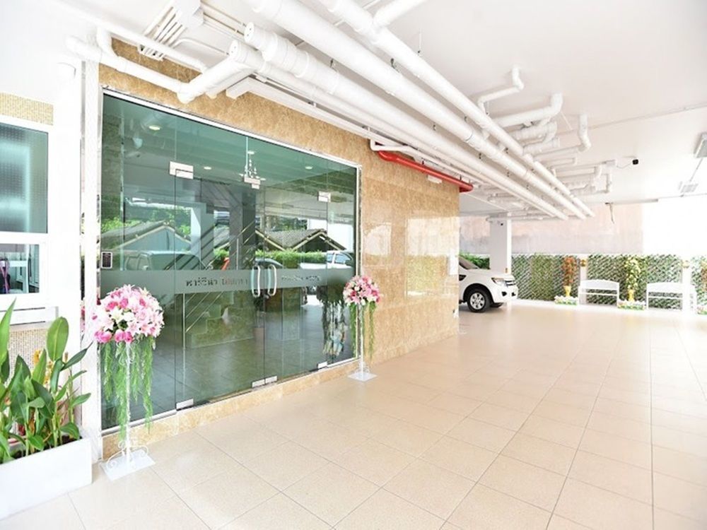 Parvena Hotel Sathorn Банкок Екстериор снимка
