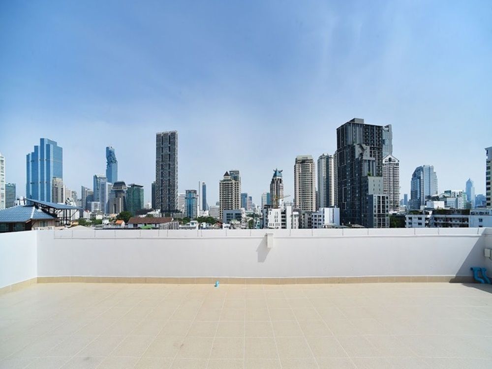 Parvena Hotel Sathorn Банкок Екстериор снимка