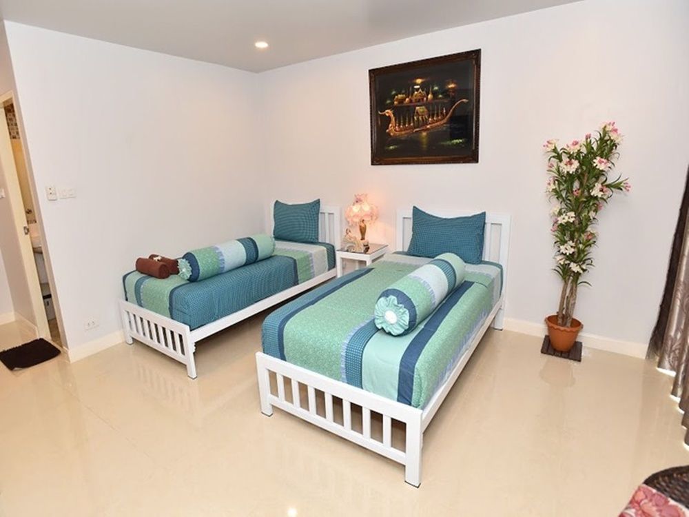 Parvena Hotel Sathorn Банкок Екстериор снимка